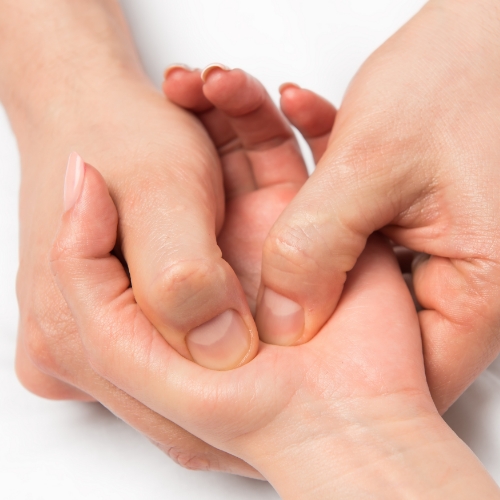 Hand-pain-relief-PhysioCare-Rehab-and-Wellness-Brandywine-MD